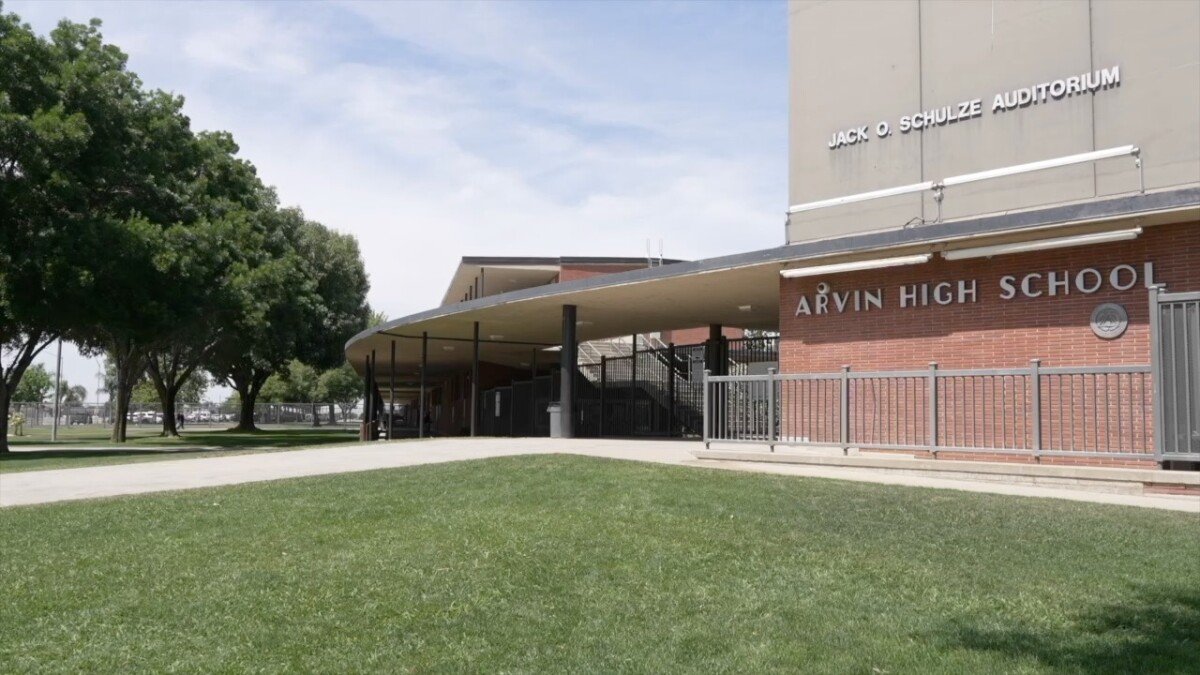 Arvin High School — gymnasium HVAC replacement